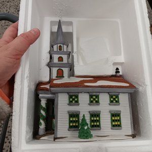 Dept 56 NEW ENGLAND VILLAGE ARLINGTON FALLS CHURCH( Does not include light)
